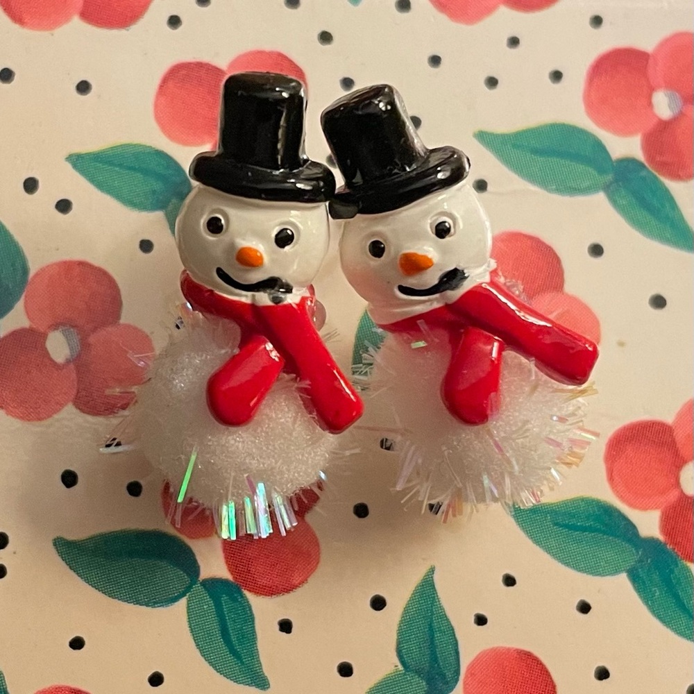 Pom-pom Snowman Stud Earrings
